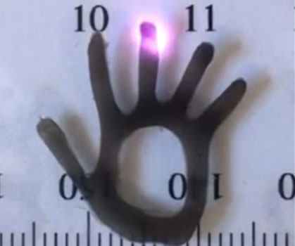 A GRAPHENE HAND THAT MOVES WITH LIGHT